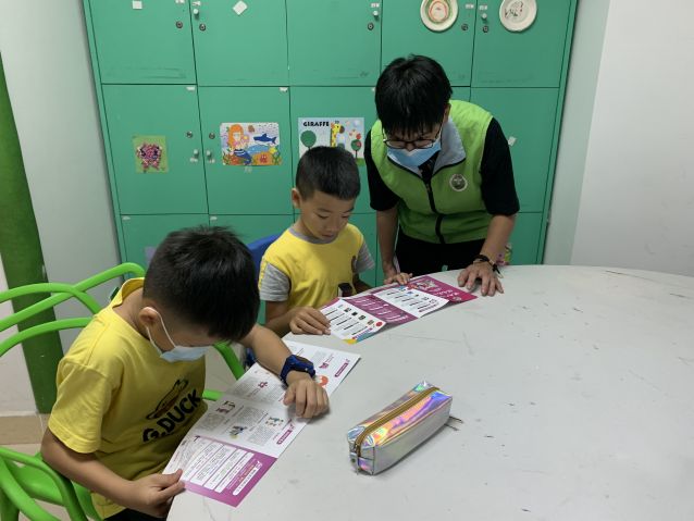 三鄉(xiāng)鎮(zhèn)開展“ 紅色引領(lǐng):禁毒先鋒我來當(dāng)”禁毒宣傳教育活動圖片4.jpg