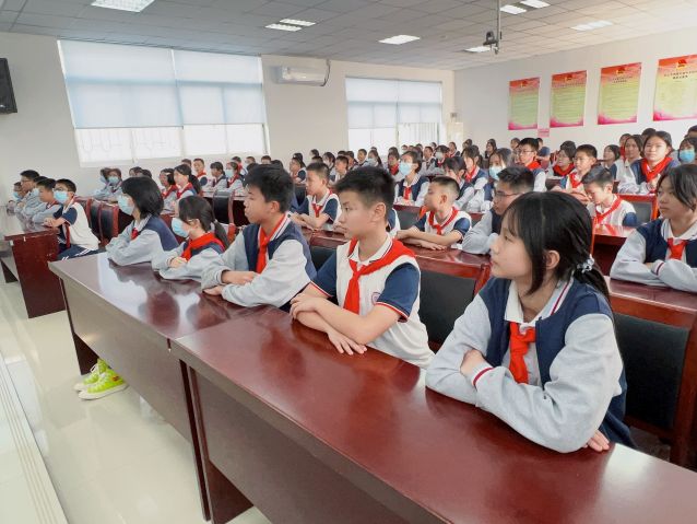 三鄉(xiāng)鎮(zhèn)開展“上好開學(xué)第一課，師生共筑‘防毒墻’”活動(dòng)圖片1.JPG