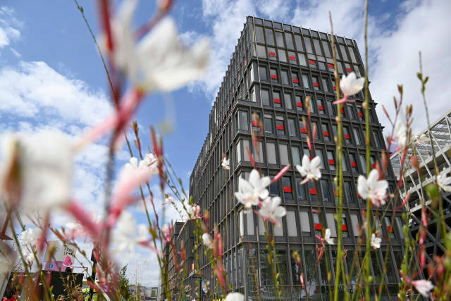 這是7月23日拍攝的巴黎奧運村內(nèi)中國體育代表團成員居住的公寓。新華社圖